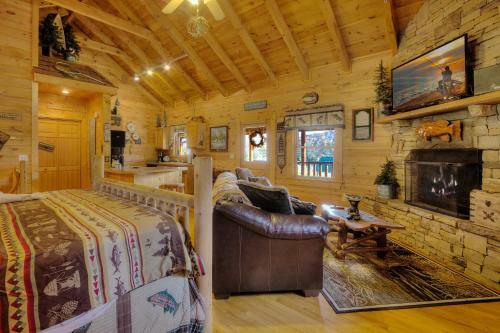 A Fishing Hole #156 By Aunt Bug's Cabin Rentals