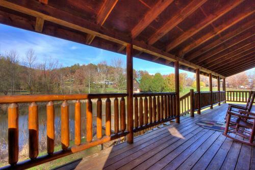 A Fishing Hole #156 By Aunt Bug's Cabin Rentals