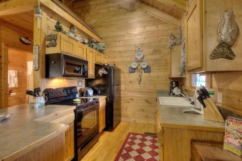 A Fishing Hole #156 By Aunt Bug's Cabin Rentals