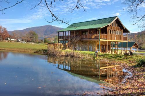 A Fishing Hole #156 By Aunt Bug's Cabin Rentals