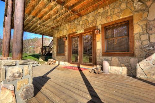 A Fishing Hole #156 By Aunt Bug's Cabin Rentals
