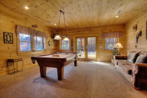 A Fishing Hole #156 By Aunt Bug's Cabin Rentals