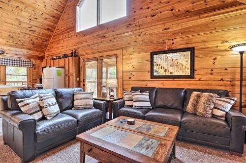 Sevierville Cabin With Deck Near Pigeon Forge!
