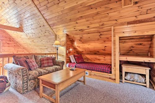 Sevierville Cabin With Deck Near Pigeon Forge!