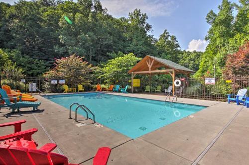 Sevierville Cabin With Deck Near Pigeon Forge!