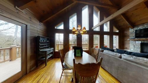 Many Happy Returns Cabin