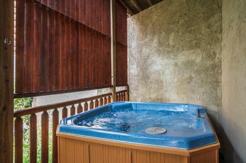 Bear Creek Falls Retreat