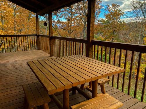 A-bluff & Beyond Cabin