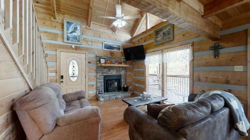 A-bluff & Beyond Cabin