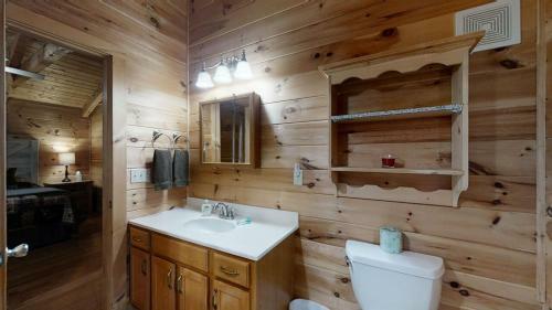 A-bluff & Beyond Cabin