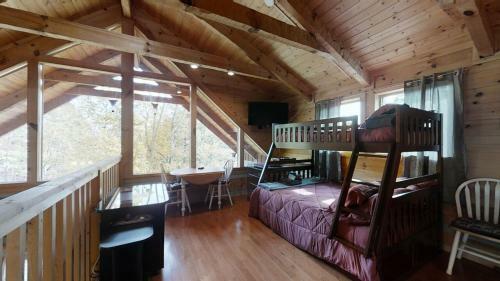 A-bluff & Beyond Cabin