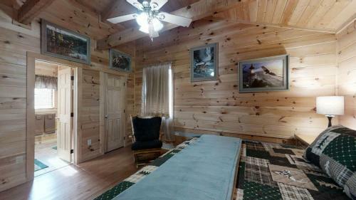 A-bluff & Beyond Cabin
