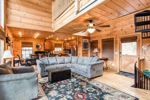 Bear Pause, 4 Bedrooms, Sleeps 10, Pool Table, Wifi, Hot Tub
