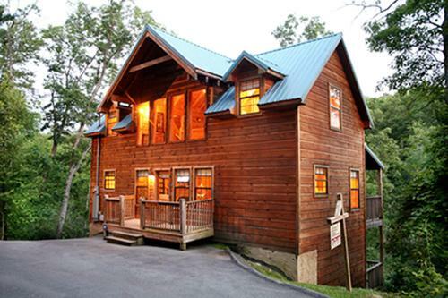 Bear Pause, 4 Bedrooms, Sleeps 10, Pool Table, Wifi, Hot Tub