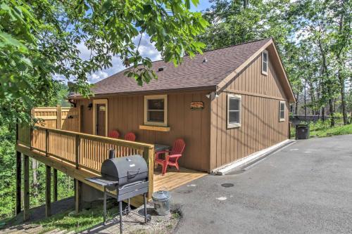 Private Sevierville Cabin With Mountain Views And Loft