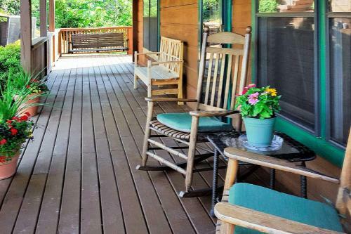 Smokies View Wears Valley Retreat With Mtn Views!