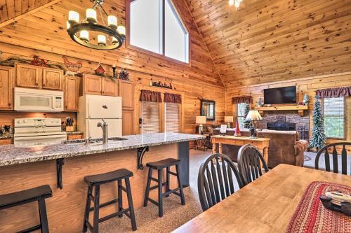 Sevierville Cabin With Hot Tub And Wraparound Deck