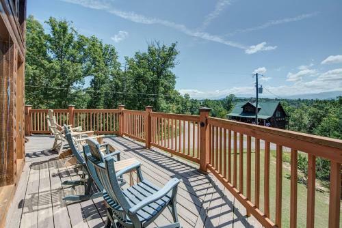 R Bearadise, 2 Bedrooms, Sleeps 8, Screened Deck, Hot Tub, Pool Table