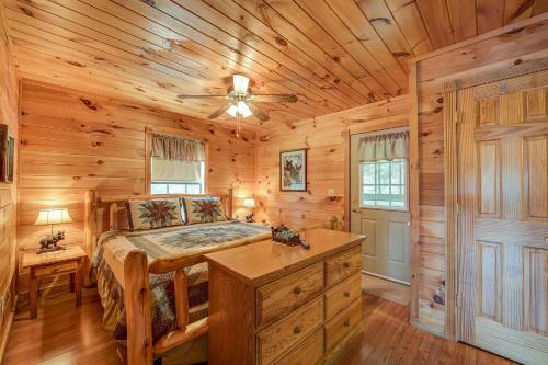 R Bearadise, 2 Bedrooms, Sleeps 8, Screened Deck, Hot Tub, Pool Table