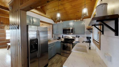 A Bear's Eye View Cabin