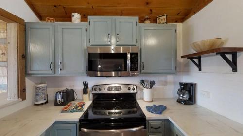 A Bear's Eye View Cabin