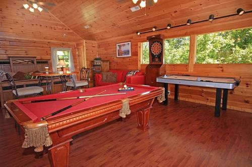 Bear Necessities Cabin In Starrcrest Resort