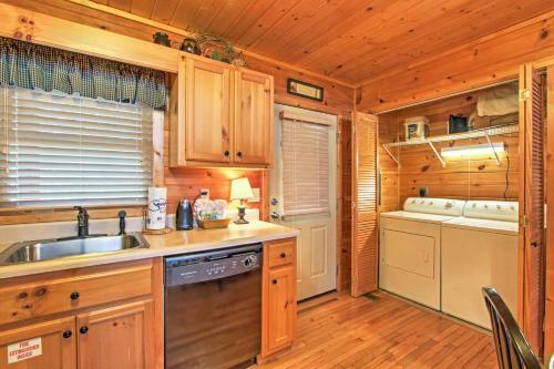 Hills Hideaway Sevierville Cabin With Mountain View