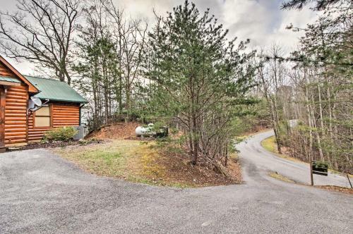 Hills Hideaway Sevierville Cabin With Mountain View