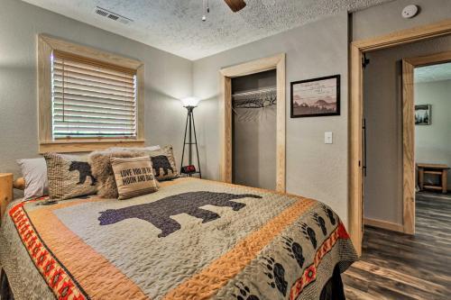 Secluded Cabin With Hot Tub, 3 Mi To Pigeon Forge!