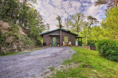 Secluded Cabin With Hot Tub, 3 Mi To Pigeon Forge!