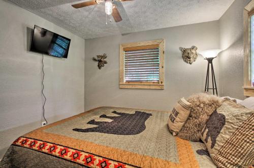 Secluded Cabin With Hot Tub, 3 Mi To Pigeon Forge!