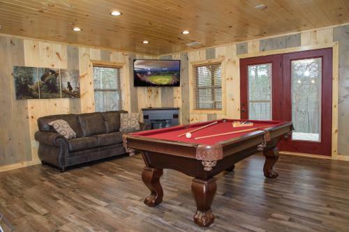 All Decked Out Cabin
