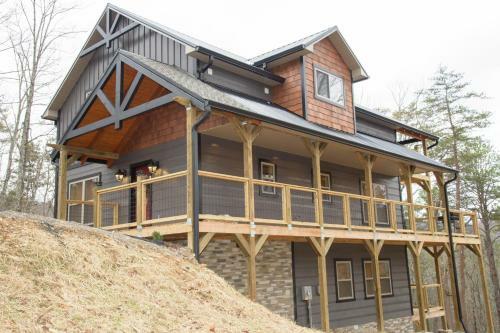 All Decked Out Cabin