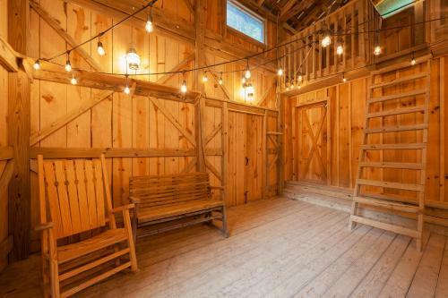 All Decked Out Cabin
