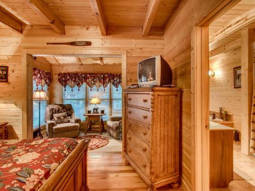 Tomahawk Lodge