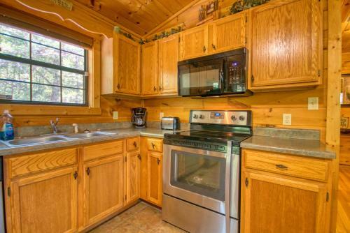 Dream Maker #120 By Aunt Bug's Cabin Rentals