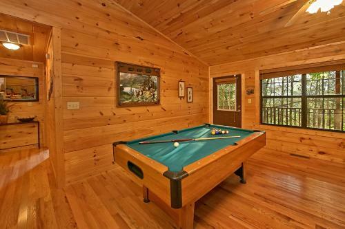 Dream Maker #120 By Aunt Bug's Cabin Rentals