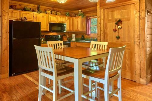Hidden Romance #1404 By Aunt Bug's Cabin Rentals