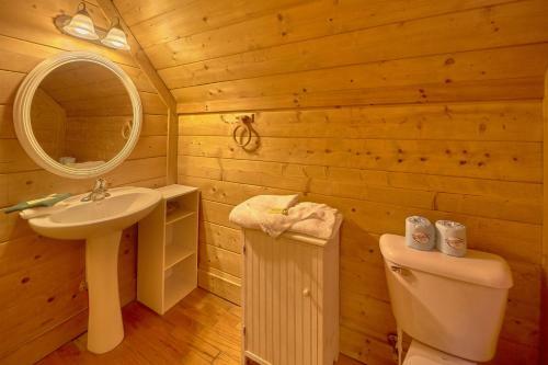 Hidden Romance #1404 By Aunt Bug's Cabin Rentals