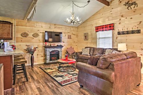 Red Moose Lodge Mtn Getaway With Hot Tub And Views!