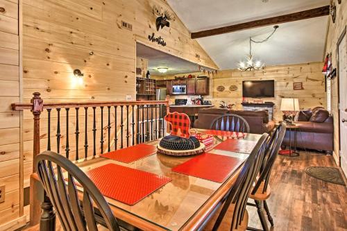Red Moose Lodge Mtn Getaway With Hot Tub And Views!