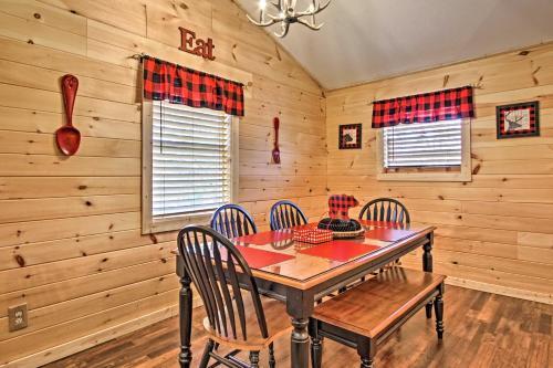 Red Moose Lodge Mtn Getaway With Hot Tub And Views!