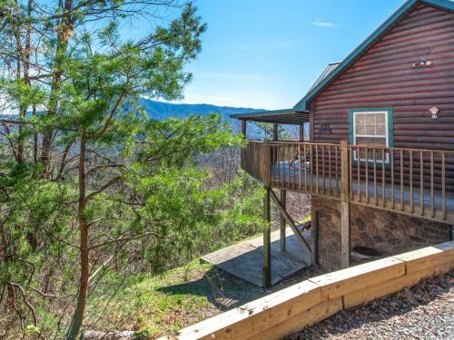 Majestic Views, 4 Bedrooms, Pool Access, Hot Tub, Sleeps 12