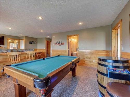 Majestic Views, 4 Bedrooms, Pool Access, Hot Tub, Sleeps 12