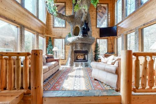 Splashing Treehouse