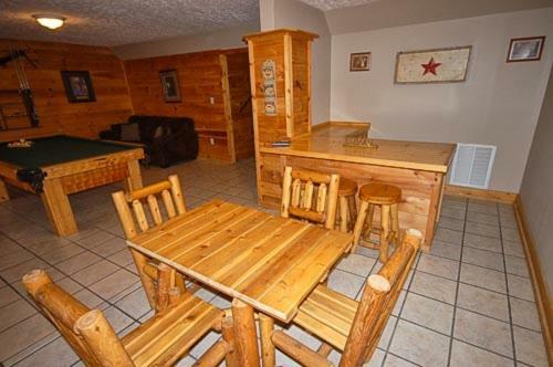 Bear Britches Lodge