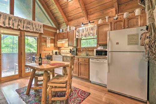 Townsend Cabin With Deck And Smoky Mountain Views