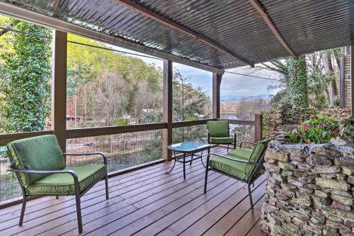 Serene Riverfront Hideaway, 3 Mi To Caverns!