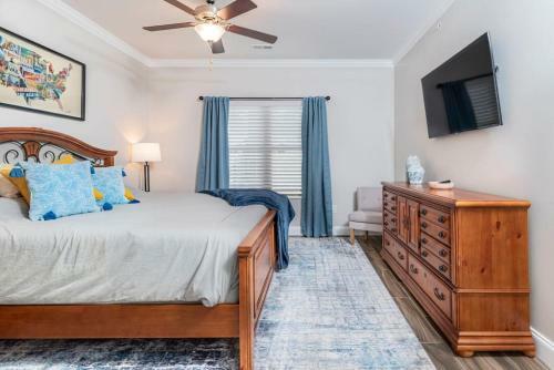Gorgeous Cades Cove Condo With Community Pool