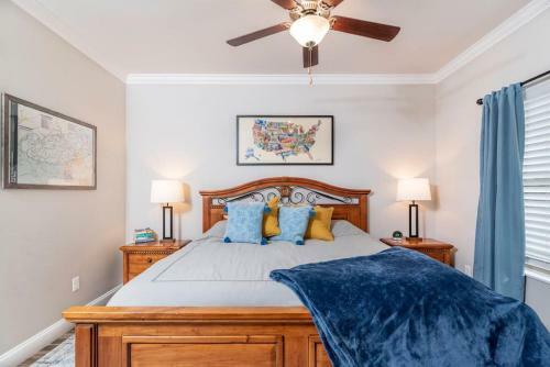 Gorgeous Cades Cove Condo With Community Pool